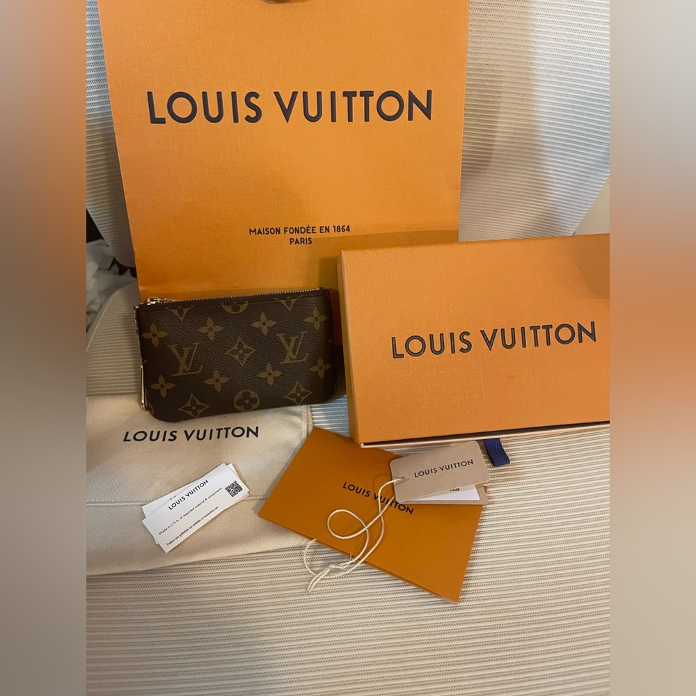 AUTHENTIC Louis Vuitton Monogram Key Pouch S M13559 NEW